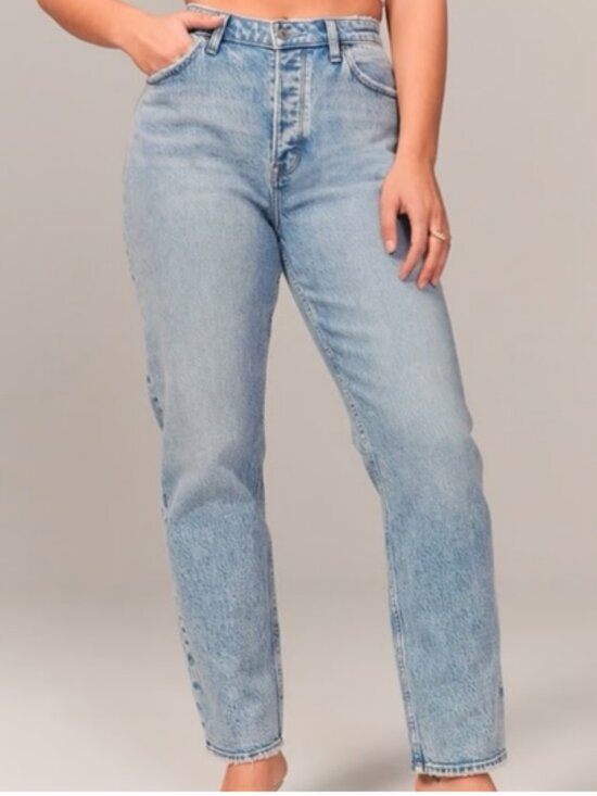 Abercrombie & Fitch Denim - Abercrombie & Fitch High Rise Dad Jeans EUC - Women's Size 2 - Light Wash